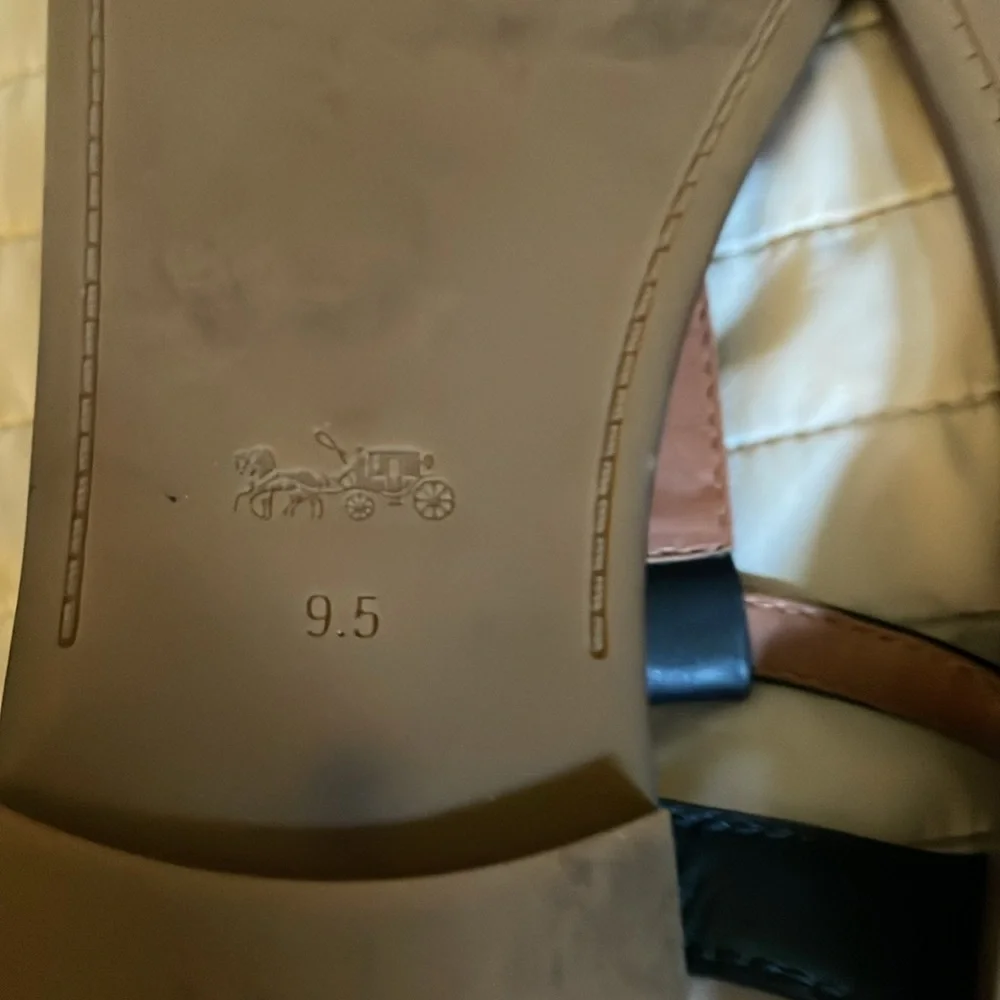 Flat coach flip flop sandals with dust bag and box leather 9.5 - Picture 9 of 9